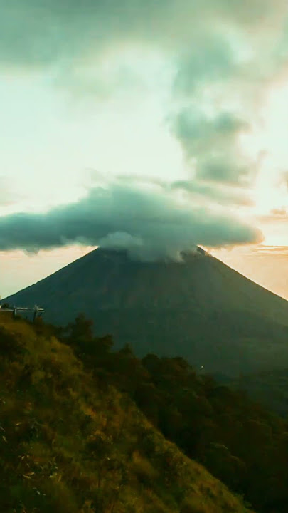 Senja di Puncak Wolobobo, Bajawa, NTT #shortsfeed #short #shorts #wolobobo
