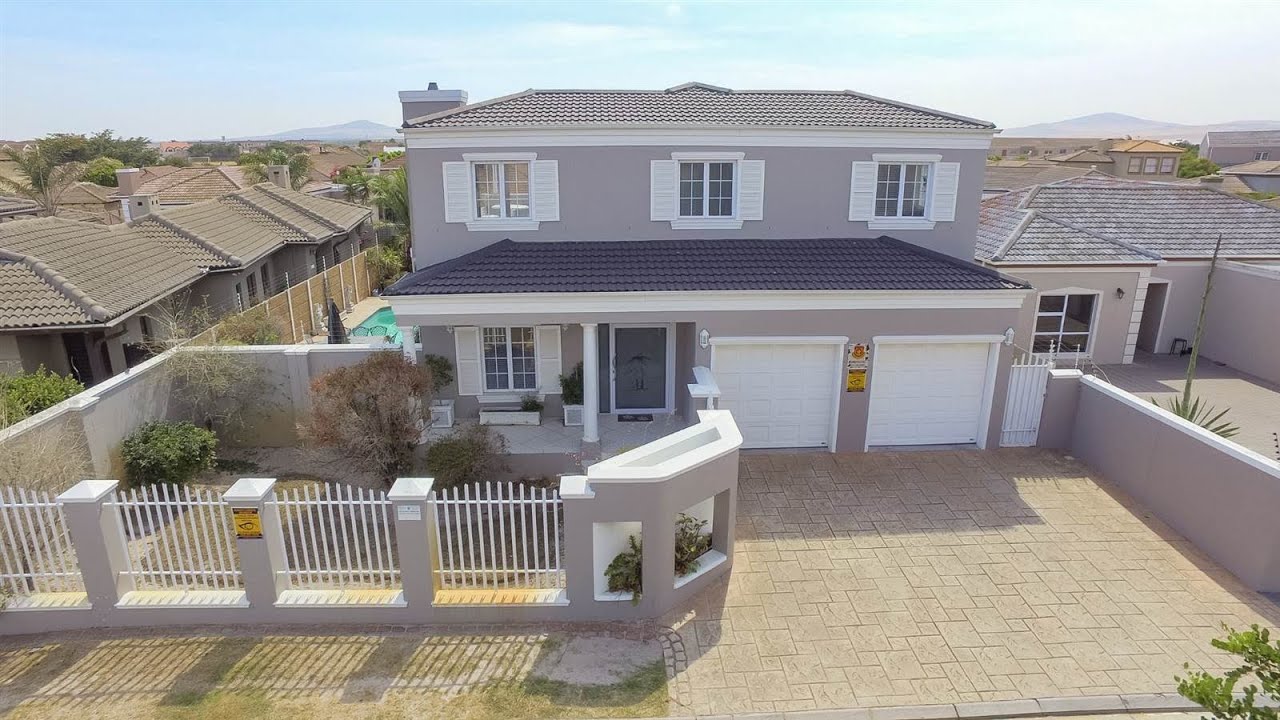 4 Bedroom House for sale in Western Cape Cape Town Tableview And