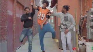 Chicken And a Capri Sun - @Mr_Hotspot #Thakrew