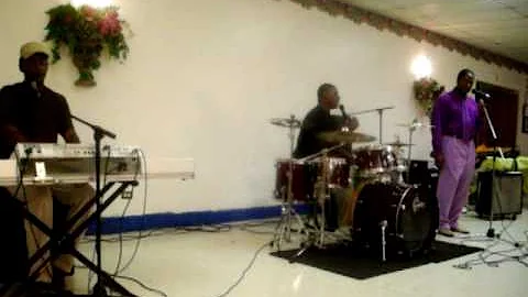 Lamar Collins singin Get it right