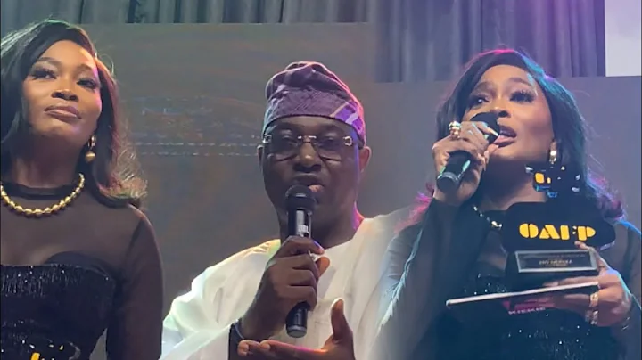 SEE WHAT MERCY AIGBE HUSBAND DID TO KIEKIE WHILE NOMINATION AWARD ON STAGE 