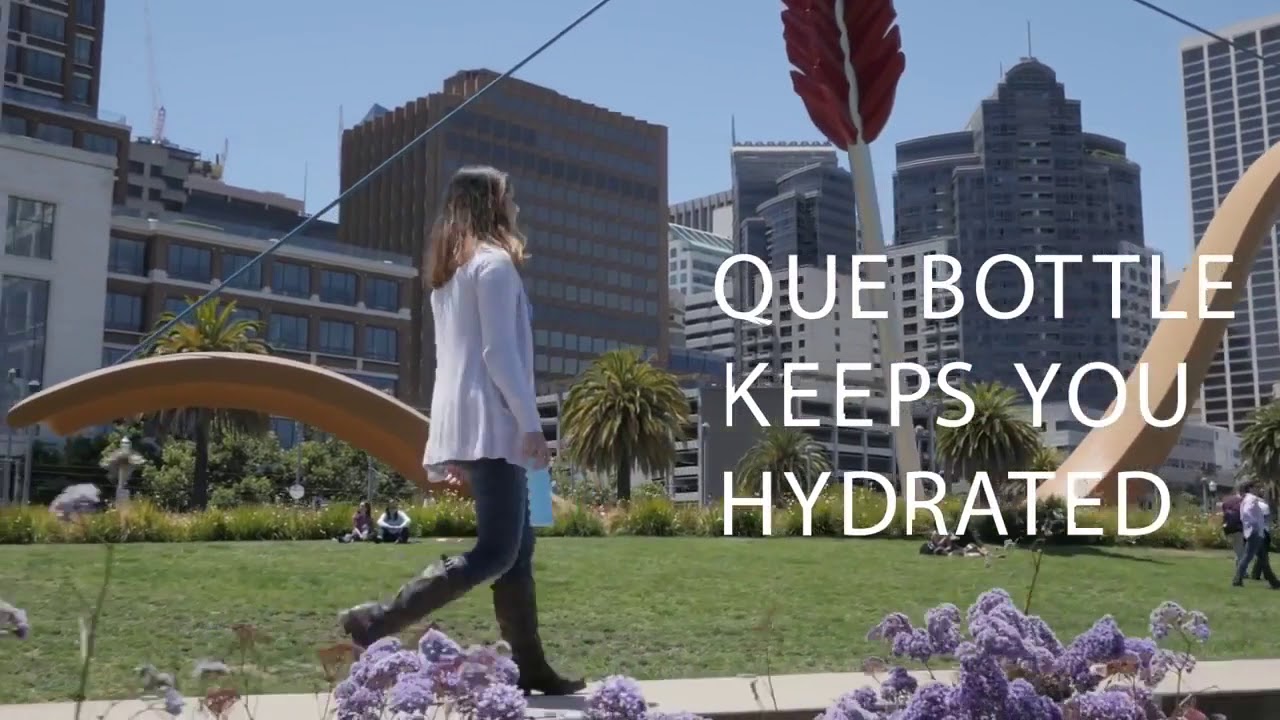 que Bottle - The Fashionable & Collapsible Travel Bottle