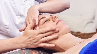 Massage Du Visage Par Ségolène Algan - La Clinique Naturelle