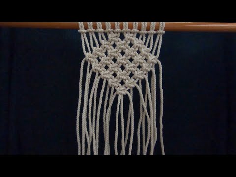 Makrome: düz düğüm deseni ( flat knot pattern,  ბრტყელი კვანძის ნიმუში, )