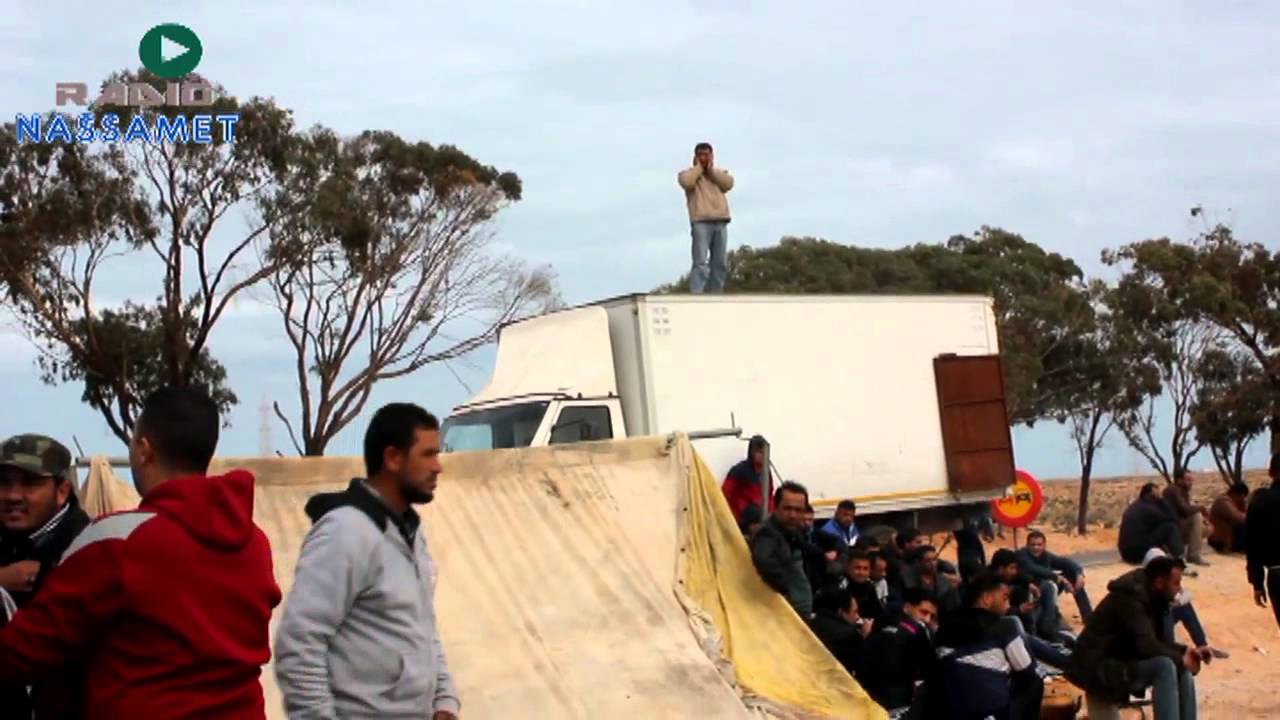 بالفيديو أجواء اعتصام أهالي بنقردان بمنطقة الكتف على مستوى الطريق الرابطة بين تونس وليبيا