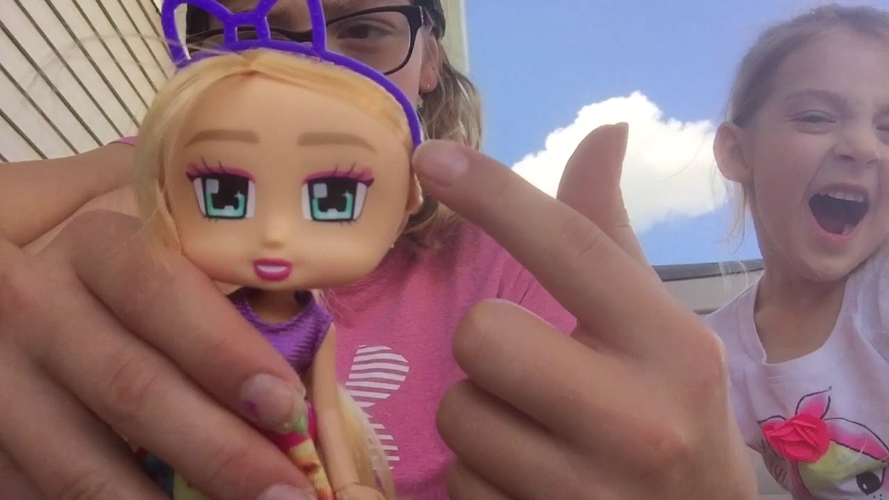 Boxy Girl Hazel Opening