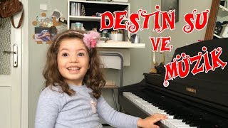Download Kendine Müzisyen Destin Su Piyano Başında Video MP3 Kendine Müzisyen Destin Su Piyano Başında
