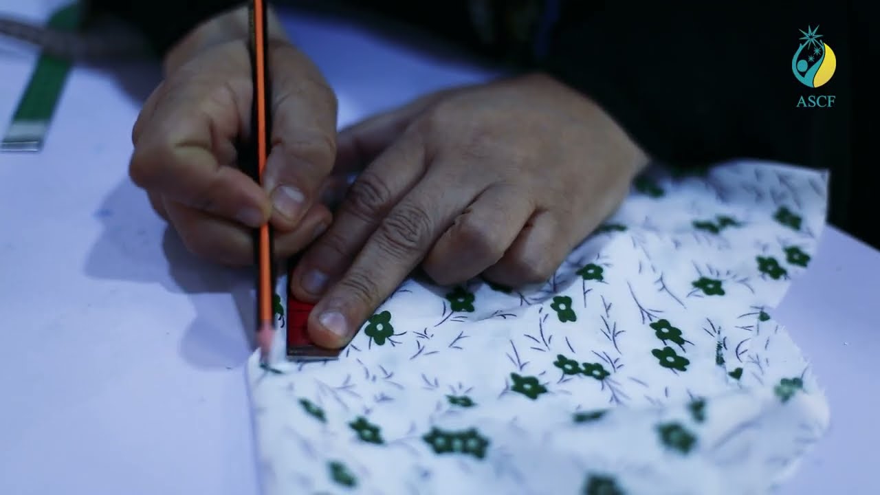 بعد شهرين من التدريب، العين تختتم دورة الخياطة الـ(15)