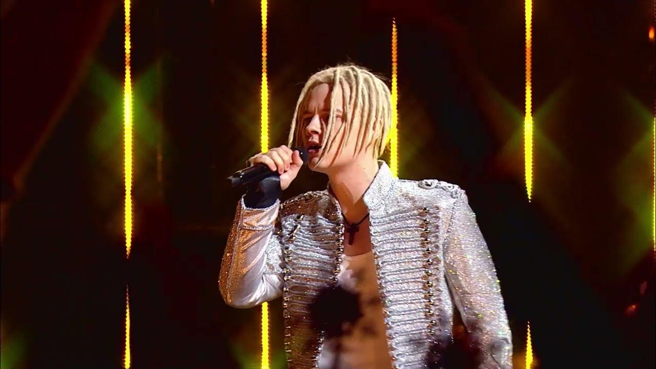 удачный чарт с анной семенович на муз тв 2020. танец на новый год. ведущие танцы елка муз тв 2023. елка муз тв 2023. танцы елка муз тв 2023.