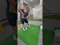 【ゴルフ】バランスボールの上でスイング【レッスン】#shorts