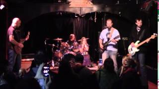 Video thumbnail of "Murp | Aaralyn and Izzy - Zombie Skin (Live at the Middle east)"