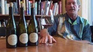 Why is there sulphur in wine  What does sulphur do to wine