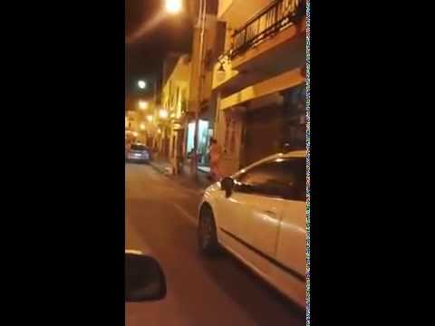 Scafati, uomo passeggia nudo in centro