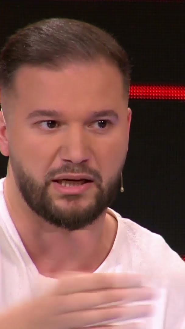 “Dashuroheni me lekun, jo personin”, plas me vajzave dhe djemve në Për’puthen