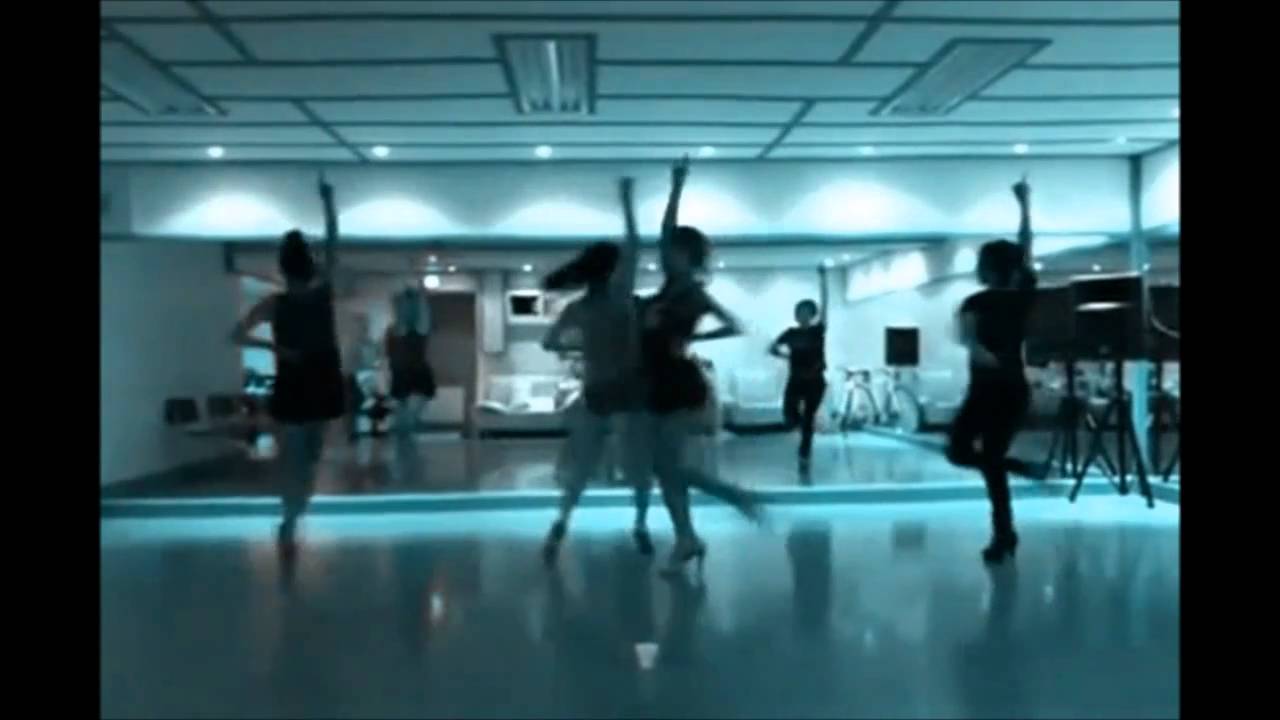 B.Dolls - Disco Town (Dance Steps) adlı videoyu YouTube'da izle B.Dolls - Disco Town (Dance Steps) adlı videoyu YouTube'da izle