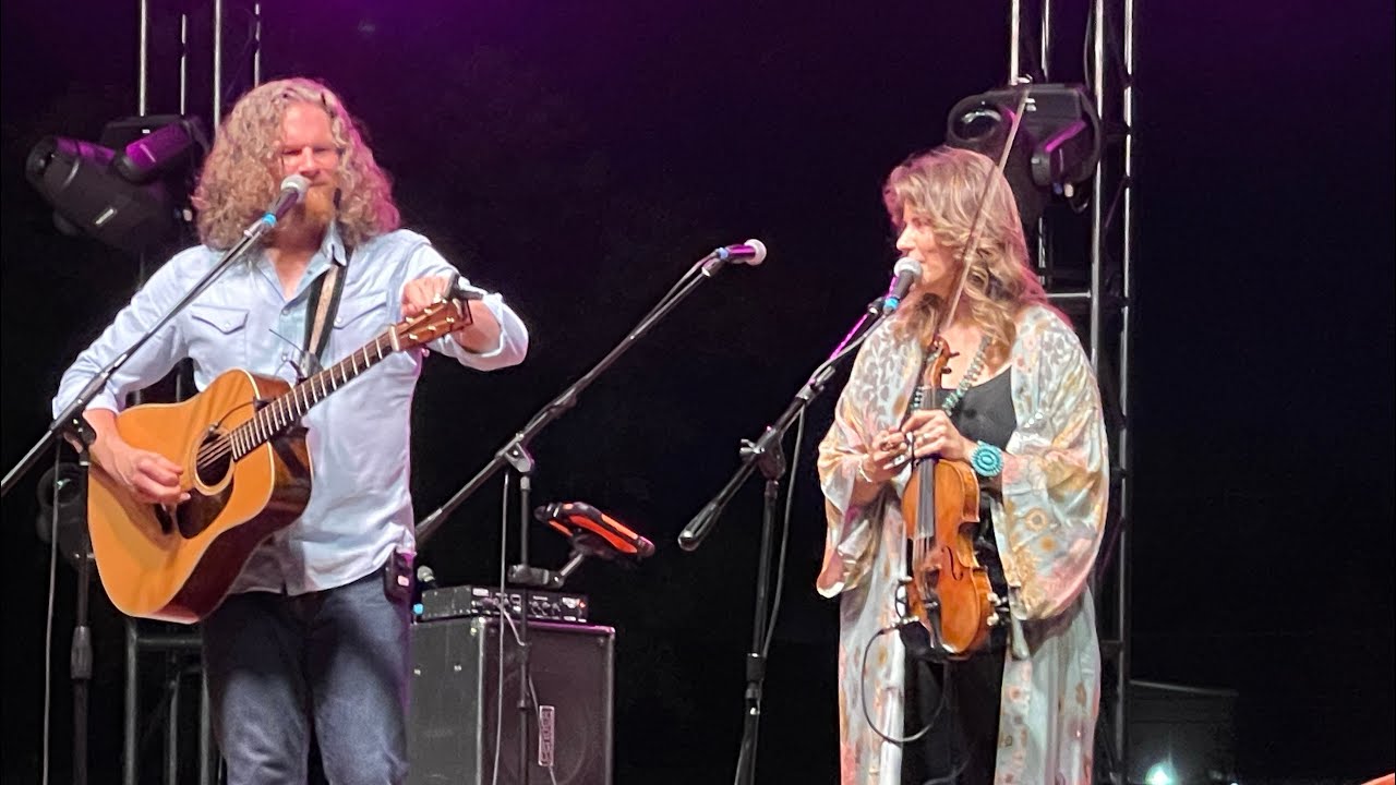 “Wayfaring Stranger” Jenee Fleenor and Wood Box Heroes 10/11/24 @woodboxheroes “Wayfaring Stranger” Jenee Fleenor and Wood Box Heroes 10/11/24 @woodboxheroes