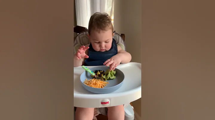 Toddler Lunch Idea! #shorts #momlife #toddlerfood #foodie