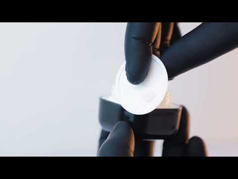 Баночка "Камео", Чорна об'ємом 30 мл та висотою 51 мм, виконана з гіпоалергенного пластику, видео 1