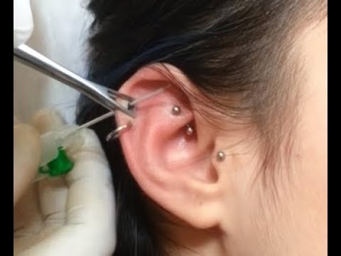 Acısız Kulak Helix Kıkırdak Piercing Delimi - YouTube