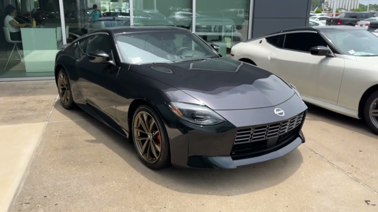 2026 Nissan Z Heritage edition 6-Spd startup,engine,full tour