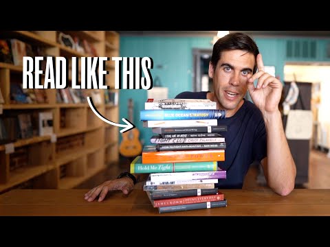 How To Read Books Effectively (7 Stoic Tips)