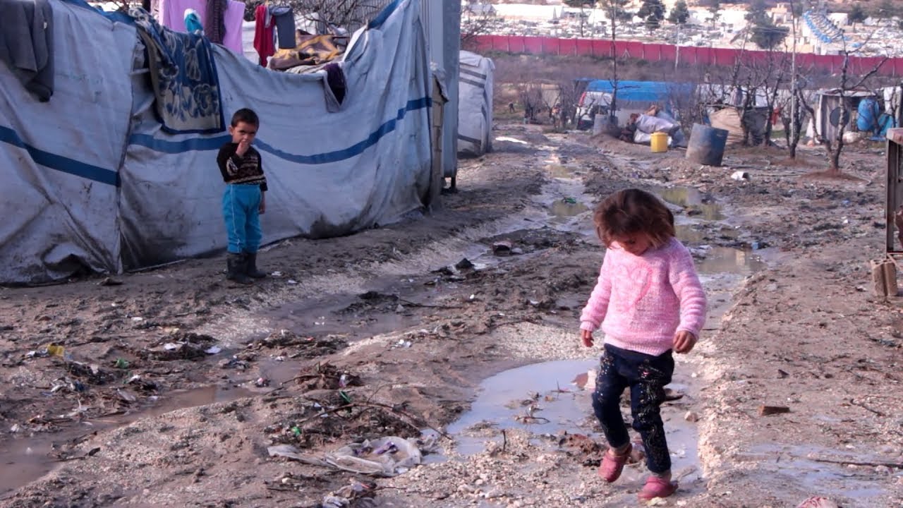 الأمطار تفاقم معاناة سكان مخيم صلاح الدين – شماليَّ إدلب