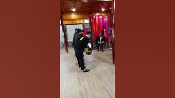 đám cưới dao đỏ với nghi lễ kèn trống