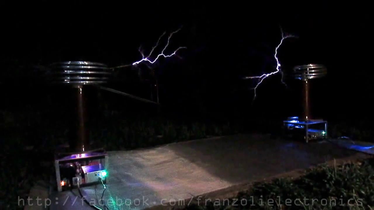 "Switch Riot" by ArcAttack on Mini Musical Tesla Coils