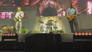 Weezer - Say Yes (live @ Scotiabank Arena, Toronto, Sept. 25, 2026)