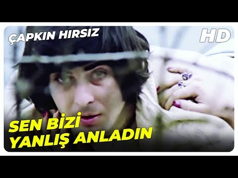 Çapkın Hırsız - Nesrin, Orhan'ı Başka Kadınla Yakalıyor | Tarık Akan Eski Türk Filmi