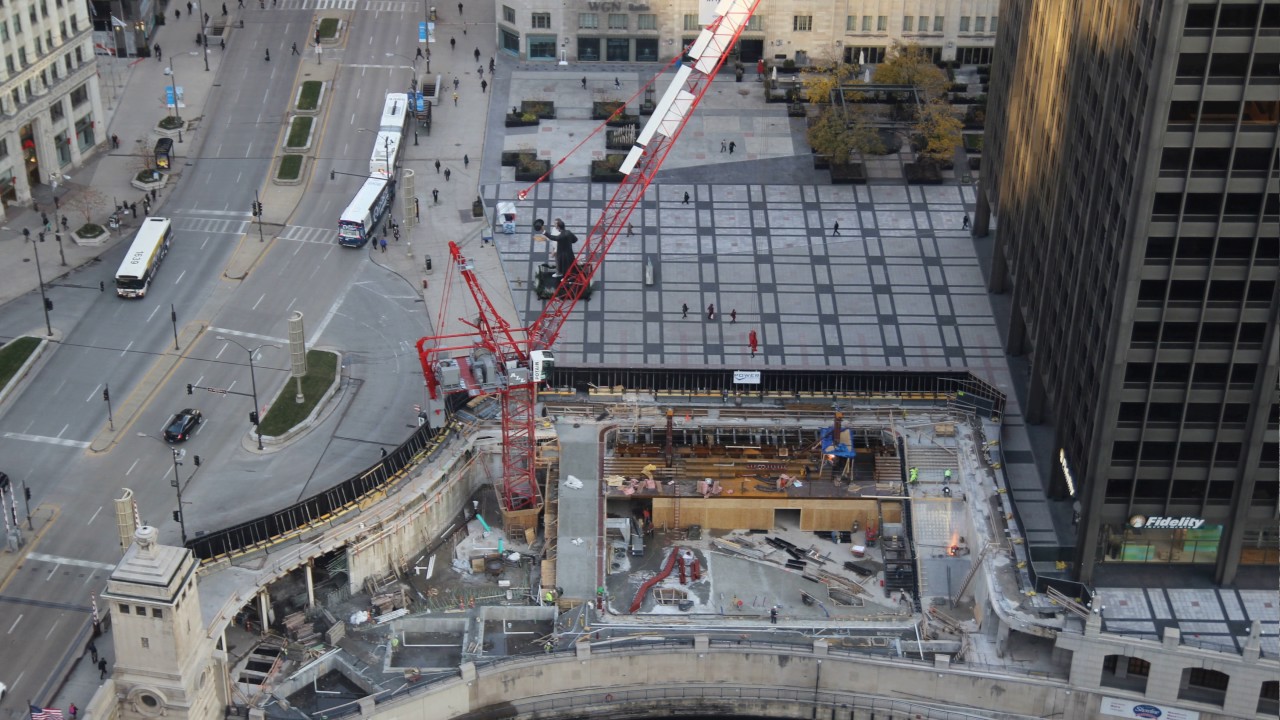 A time-lapse view of a week's work on the new Apple store