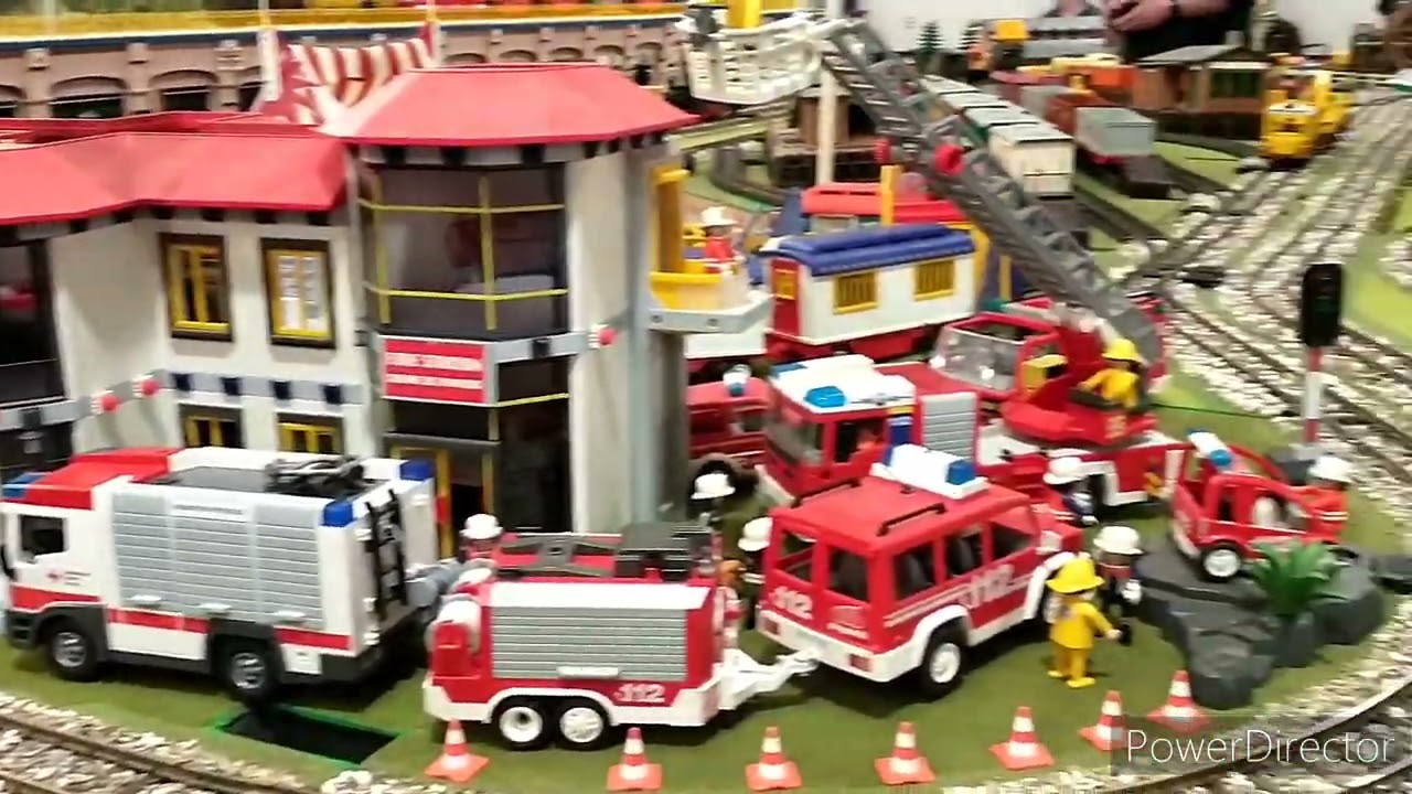 A quick tour of the some layouts at the Midlands Garden railway show.