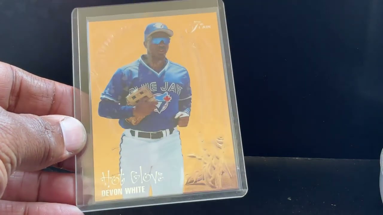 Devon white 1995 flair Hot Glove Gold