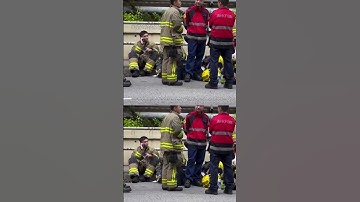 Đau lòng với điều nhìn thấy bên dưới lớp đồ bảo hộ của lính cứu hỏa trong vụ cháy chung cư