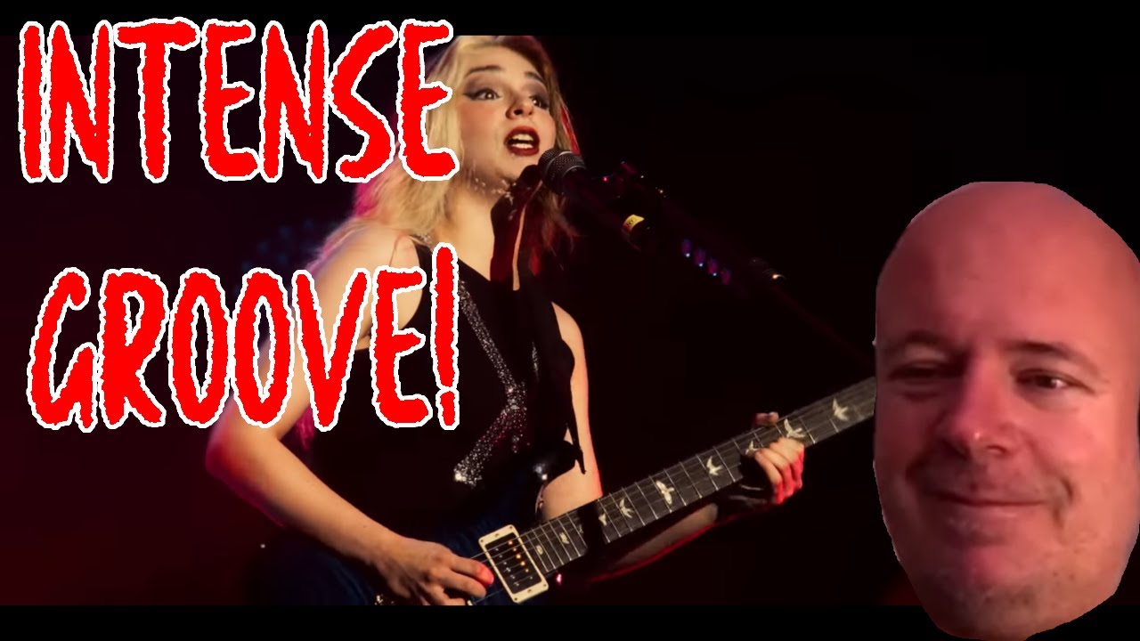 Singer Reaction First Time - The Warning - Amour (Live from Pepsi Center CDMX)