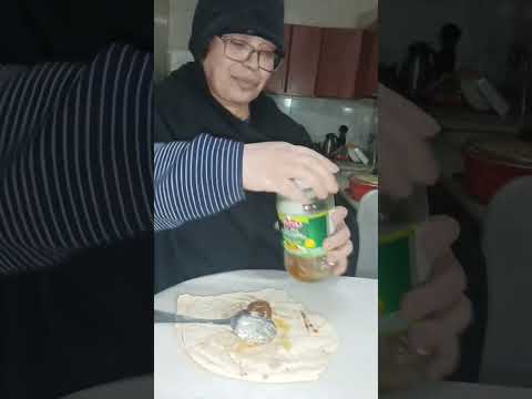 تعالوا شوفو شوحلتنا الحجه سندويش طحينيه مع مربى التين
