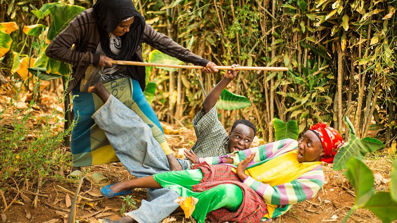 DANIZZO COMEDY:NYIRANGARE ARONGEYE AFATA DANIZZO NA TEREZA BASAMBANIRA  MUMATEKE YE 