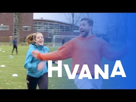 Deze studenten geven elkaar les in de regen