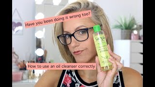 Have you been doing it wrong? How to use an oil cleanser correctly.