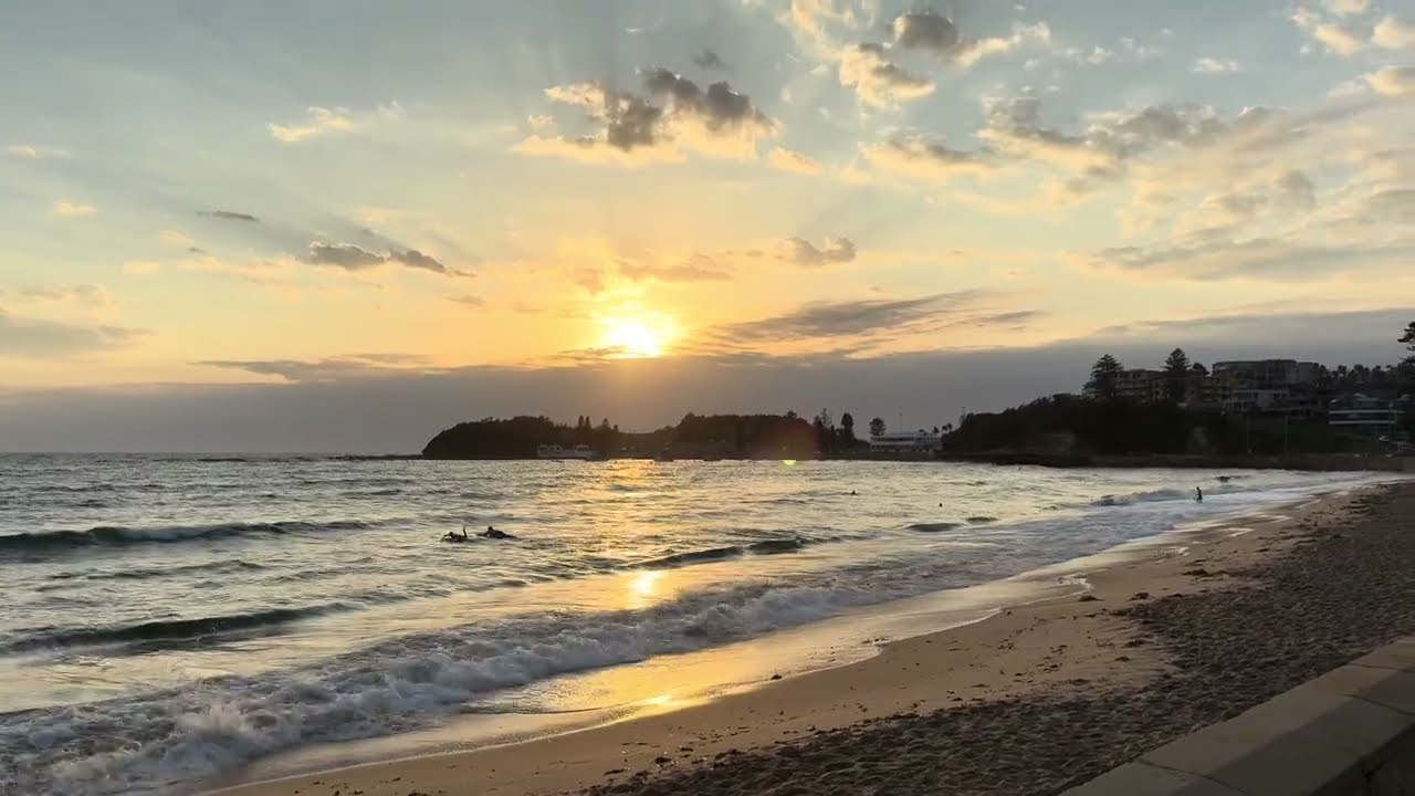 Early morning at Terrigal. Incoming tide. Sunrise. 