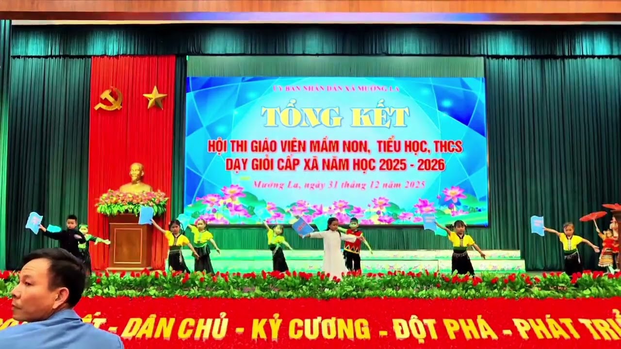 Cõng chữ lên non Lớn B Nà Lốc 