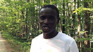Runner comes face-to-face with bears in Maine