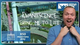 450 музыкантов одновременно играют песню - Bring Me To Life (Evanescence)
