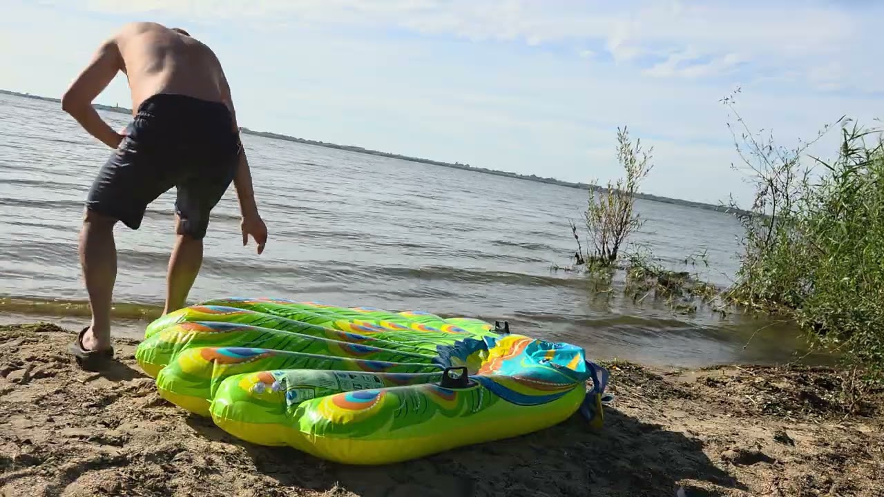 INTEX 57250 - Large colourful inflatable peacock 1.93 m x 1.63 m x 94 cm, Deflating - 20.09.2025