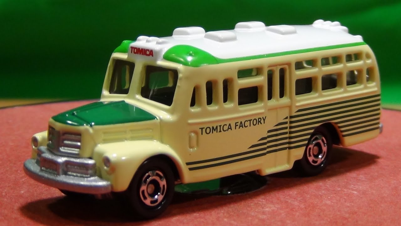 トミカ組立工場 いすゞ ボンネットバス 緑 - YouTube