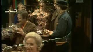 T Schaep Met De 5 Pooten 1969 - We Zijn Op De Wereld Om Mekaar Te Helpen,  Niewaar - Youtube