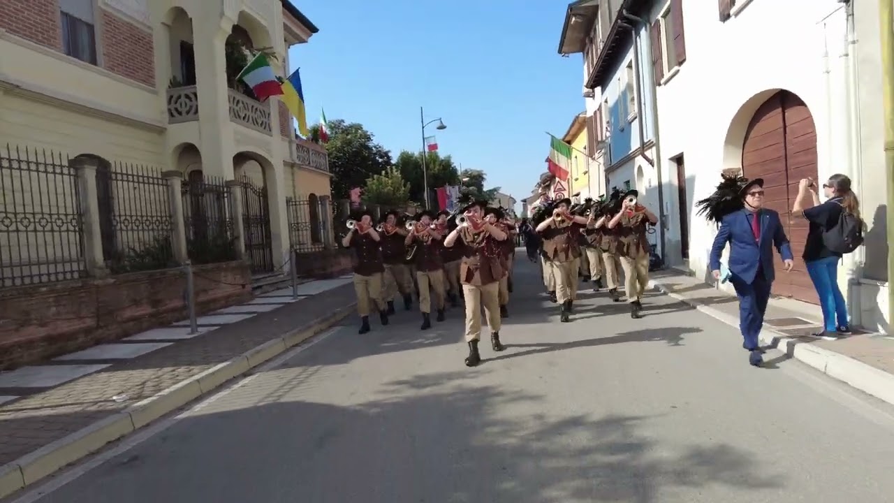 Fanfara Bersaglieri Magg.re Gino Giudici di Palazzolo S/O - Raduno Provinciale Gambara (Bs)