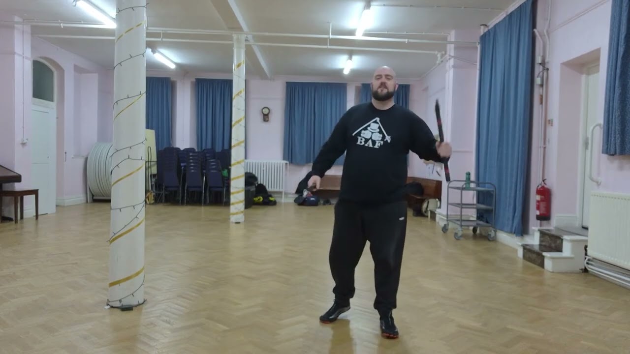 5. BAF Axe - Введение в тему топора и ножа