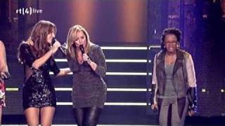 Angela Groothuizen & Eigen Kandidaten HD - Raise your glass - The Voice 19-11-10