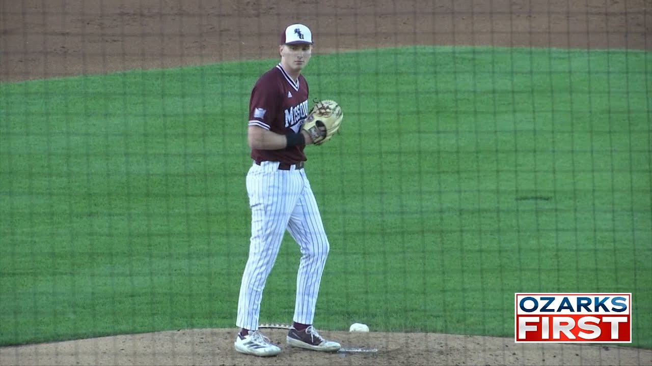 MoState's Knight, Olerud player of the week